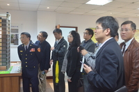 本校校友總會副總顧問，佳醫集團總裁傅輝東，率集團幹部一行25人𦲷校參訪。