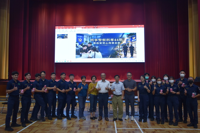 全體分享同學與師長之合影圖片
