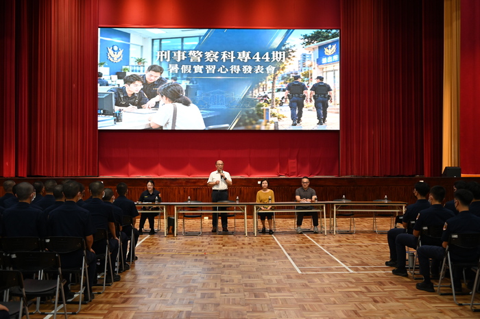 吳主任勉勵同學之像圖片